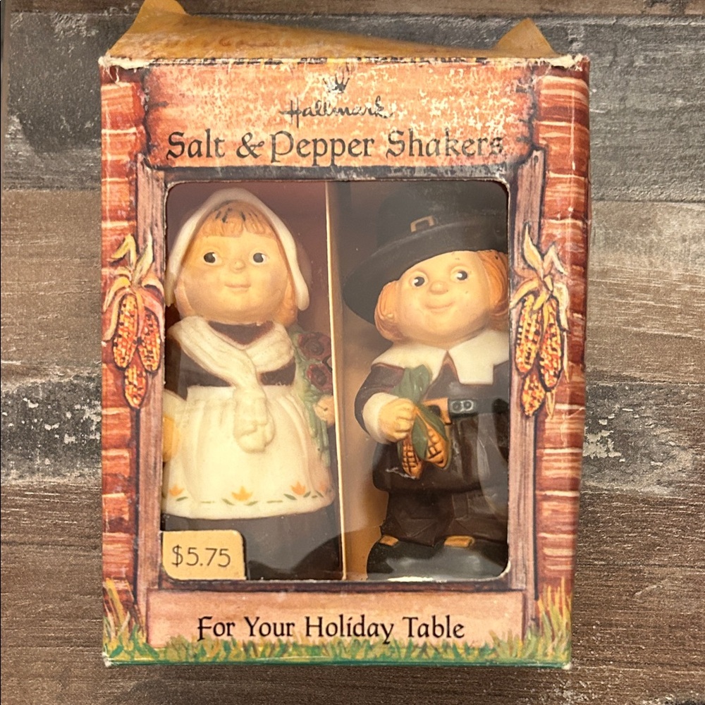 Hallmark vintage 1980 Pilgrim Couple Salt & Pepper Shakers